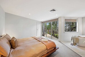 4 chambres, fer et planche à repasser, Wi-Fi, draps fournis