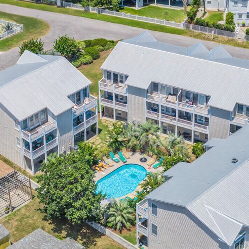 PELICAN`S REST OCEANVIEW + POOL + 200 STEPS TO BEACH