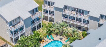 PELICAN`S REST OCEANVIEW + POOL + 200 STEPS TO BEACH