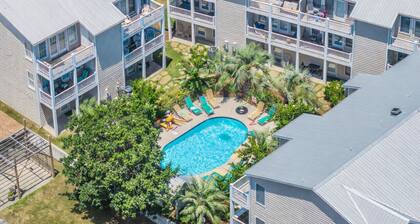 PELICAN`S REST OCEANVIEW + POOL + 200 STEPS TO BEACH