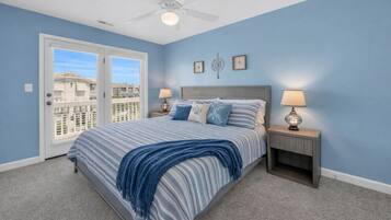 4 bedrooms, desk, iron/ironing board, free WiFi