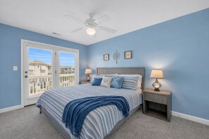 4 bedrooms, desk, iron/ironing board, free WiFi