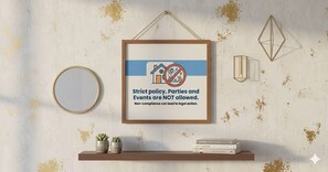 Interior detail - King Bed/ 2 Living-rooms/ Patio/ BBQ Grill (Norcross)