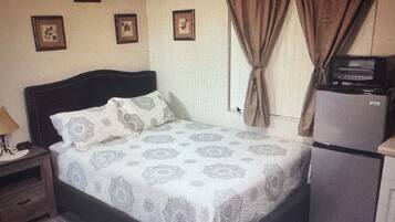 Fer et planche Ă repasser, Wi-Fi gratuit, draps fournis