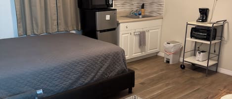 Silitysrauta/-lauta, ilmainen Wi-Fi, vuodevaatteet