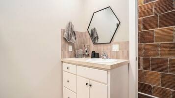 Free toiletries, towels, soap, shampoo