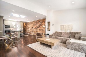 Interior - Love Mi Getaway Loft with Deck 110 (Grand Haven)