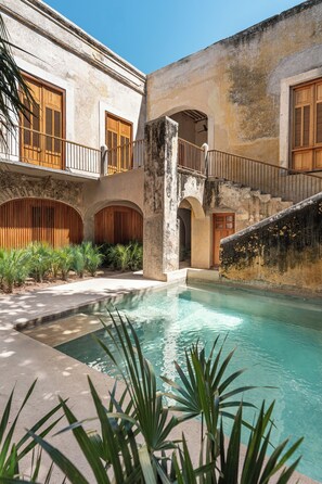 Outdoor pool - Hotel Sevilla (Mérida)