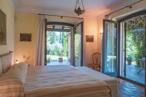 5 sovrum, strykjärn/strykbräda, gratis wi-fi och sängkläder