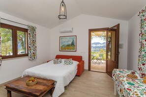 4 chambres, fer et planche à repasser, Wi-Fi gratuit, draps fournis