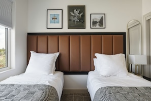 3 slaapkamers, een strijkplank/strijkijzer, wifi, beddengoed
