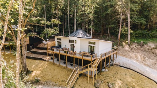 Modern Silo | Hot Tub | Trailer Friendly | Dogs