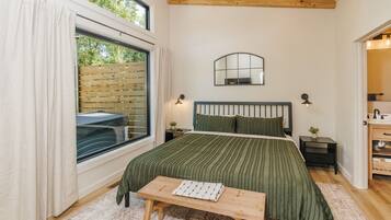 3 bedrooms, desk, iron/ironing board, travel cot