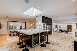 Dining - Luxury 4 BDRM Oasis with Heated Pool (King City)