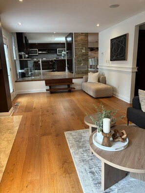 Interior - Luxury 4 BDRM Oasis with Heated Pool (King City)