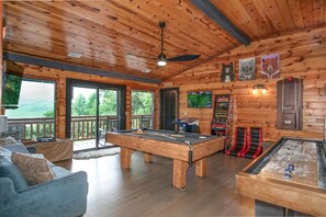 Spielezimmer