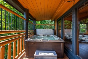 Bain à remous extérieur