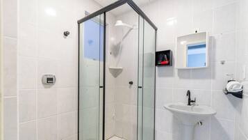 Căn hộ cơ bản | Phòng tắm | Buồng tắm vòi sen