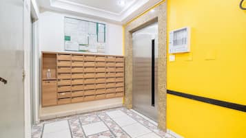 Basic Apartment | Bahagian dalam