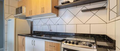 Basic Apartment | Private kitchen