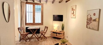 Studio Corconne, City & Sights by Foot