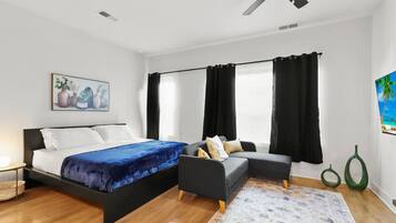 Desk, iron/ironing board, travel cot, WiFi