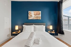 1 bedroom, desk, iron/ironing board, travel cot - Beautiful 1BD | Vibrant & Central Community | Pool (Tampa)