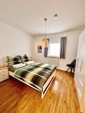 1 chambre, bureau, fer et planche à repasser, accès au Wi-Fi (inclus)