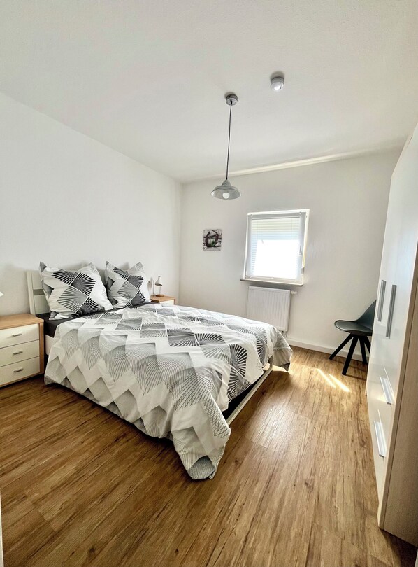 1 chambre, bureau, fer et planche à repasser, Wi-Fi gratuit