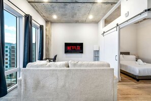 2 bedrooms, desk, iron/ironing board, WiFi