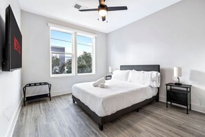 2 bedrooms, desk, iron/ironing board, WiFi