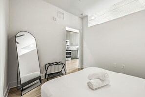 1 Schlafzimmer, Schreibtisch, Bügeleisen/Bügelbrett, WLAN