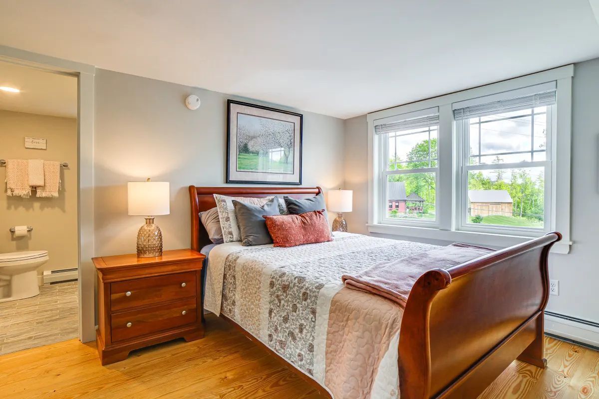 3 bedrooms, iron/ironing board, travel crib, free WiFi