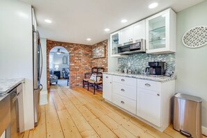 Interior - Terrific 3-bedroom cottage with AC in charming Cavendish (Cavendish)