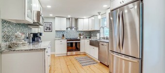 Terrific 3-bedroom cottage with AC in charming Cavendish