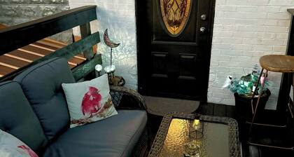 Greenbrier Suite @ The Electric Moon Inn. Your perfect getaway.