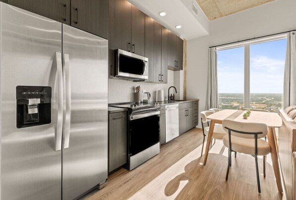 Fridge, microwave, oven, stovetop