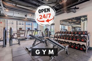 Fitness facility - Ultra Luxury Building: Executive Lounge+Pool+Gym (Indianapolis)