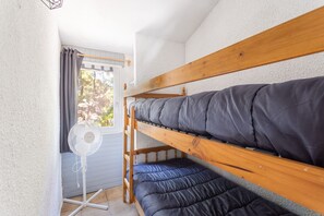 2 habitaciones, tabla de planchar con plancha y wifi 