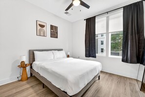 2 bedrooms, desk, iron/ironing board, WiFi