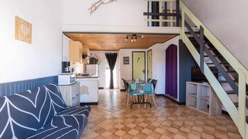 Fernseher, Tischtennisplatte