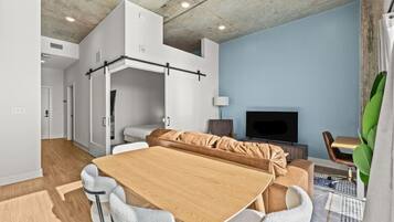 1 bedroom, desk, iron/ironing board, WiFi