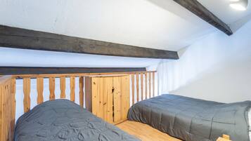 3 slaapkamers, een strijkplank/strijkijzer, wifi