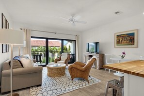 TV - 30A Escape - Cozy condo with PRIVATE beach! (Santa Rosa Beach)