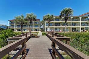 Terrace/patio - 30A Escape - Cozy condo with PRIVATE beach! (Santa Rosa Beach)