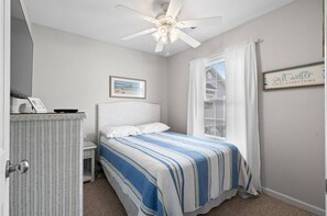 Room - Ocean Lakes Family Retreat, Beach & Golf Cart! (Myrtle Beach)