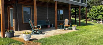 Charming 1-bedroom apt in tranquil Mt Crawford, lovely views, close to JMU & BC.