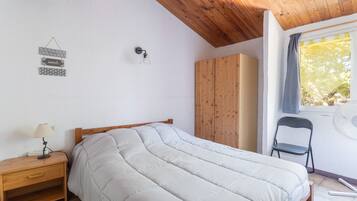 3 bedrooms, iron/ironing board, WiFi