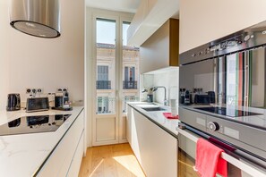 Fridge, microwave, oven, dishwasher