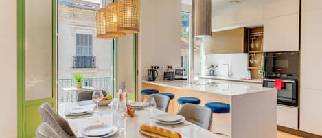 Fridge, microwave, oven, dishwasher